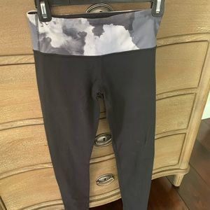 lululemon athletica Black Leggings with Gray/White Marbled Waistband